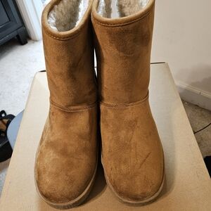 Amazon Essential Cozy Boots